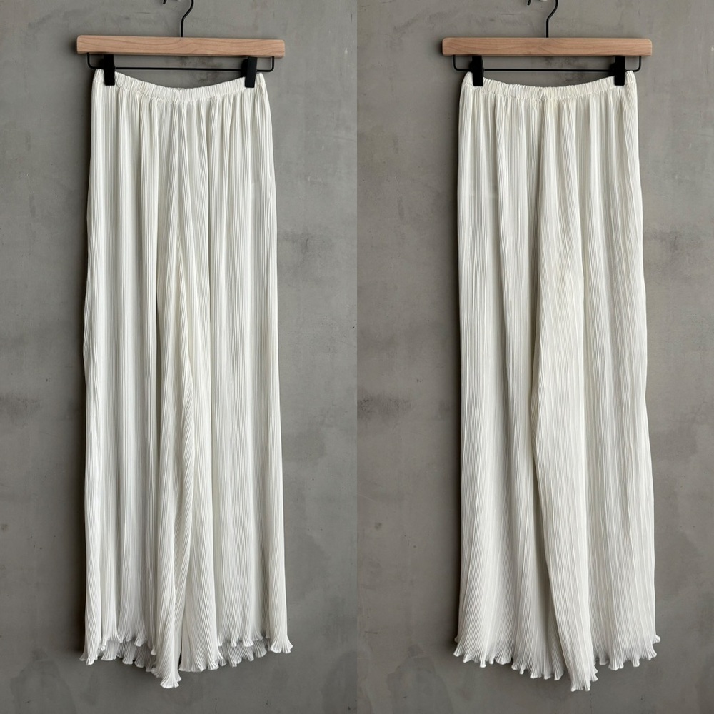 GOOD AMERICAN White Plisse Georgette Wide Leg Pleated Pants - Picture 3 of 10
